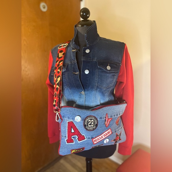 BLUE JEAN RED CLUTCH w/ STRAP - Picture 2 of 5